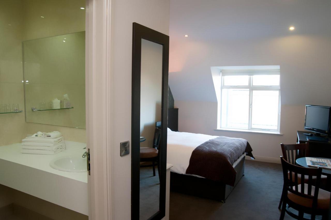 Dinn Ri Hotel Carlow Room photo